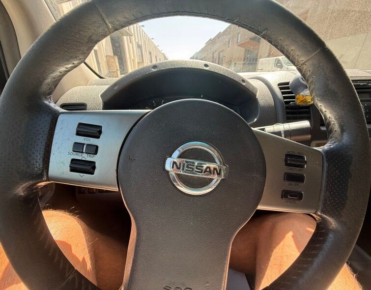 NISSAN NAVARA D40